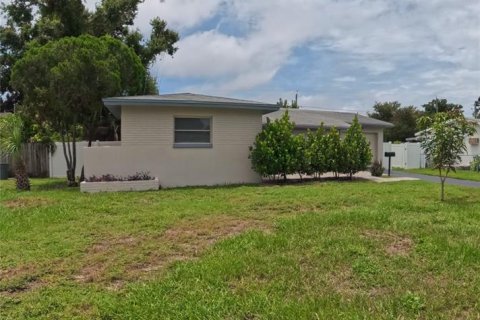 Casa en Saint Petersburg, Florida 3 dormitorios, 101.26 m2 № 2219433