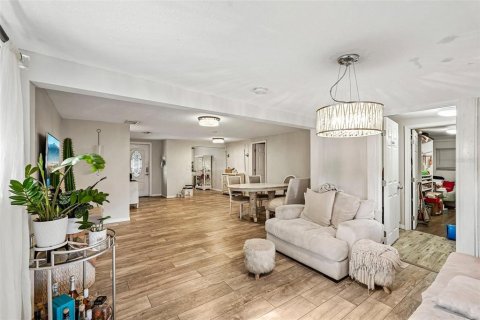 Купить виллу или дом в Брейдентон, Флорида 10 комнат, 156.08м2, № 2147828 - фото 6
