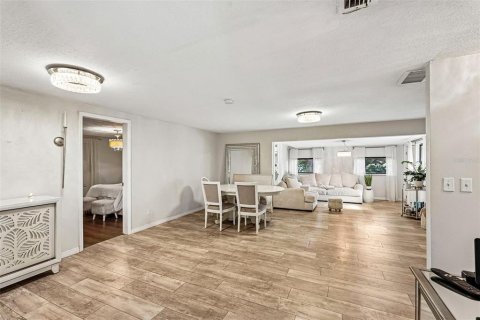 Купить виллу или дом в Брейдентон, Флорида 10 комнат, 156.08м2, № 2147828 - фото 7
