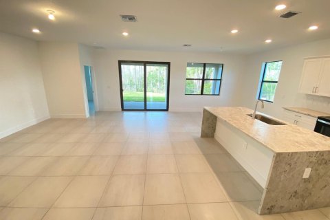 Купить виллу или дом в Стьюарт, Флорида 4 комнаты, 152.45м2, № 2088040 - фото 6