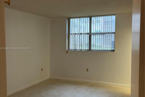 Condominio en venta en North Lauderdale, Florida, 2 dormitorios, 92.9 m2 № 1850715 - foto 7