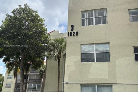 Condominio en venta en North Lauderdale, Florida, 2 dormitorios, 92.9 m2 № 1850715 - foto 9