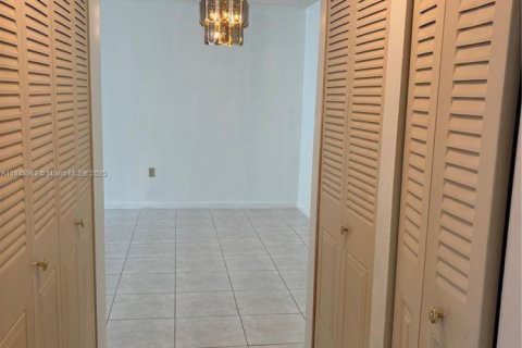 Condominio en venta en North Lauderdale, Florida, 2 dormitorios, 92.9 m2 № 1850715 - foto 6