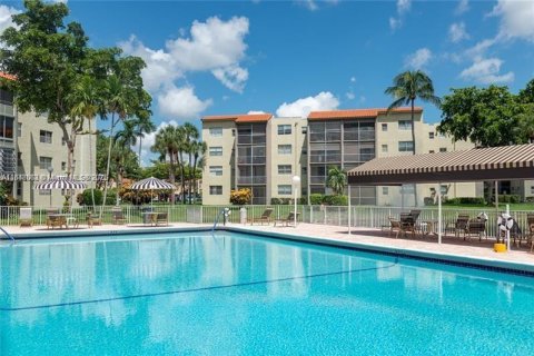 Condominio en venta en North Lauderdale, Florida, 2 dormitorios, 92.9 m2 № 1850715 - foto 1