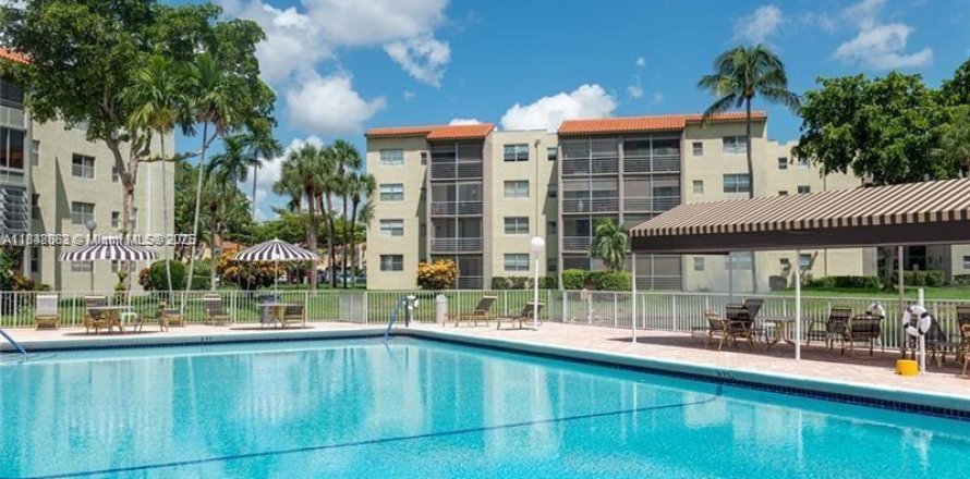 Condominio en North Lauderdale, Florida, 2 dormitorios  № 1850715