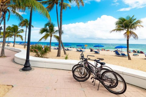 Condominio en alquiler en Fort Lauderdale, Florida № 1937706 - foto 1
