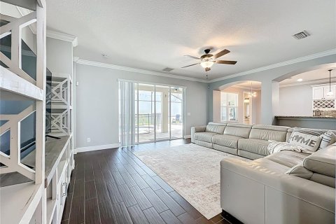 House in Orlando, Florida 5 bedrooms, 377.93 sq.m. № 1802906 - photo 13