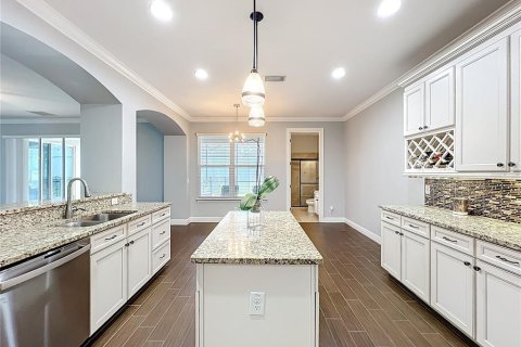 House in Orlando, Florida 5 bedrooms, 377.93 sq.m. № 1802906 - photo 8