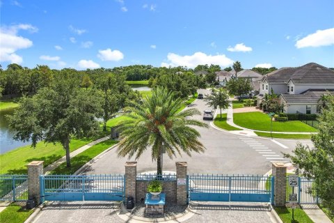 House in Orlando, Florida 5 bedrooms, 377.93 sq.m. № 1802906 - photo 12