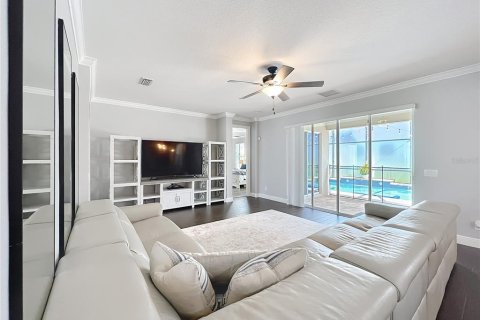 House in Orlando, Florida 5 bedrooms, 377.93 sq.m. № 1802906 - photo 25