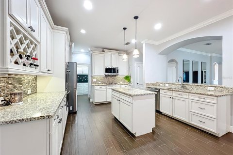 House in Orlando, Florida 5 bedrooms, 377.93 sq.m. № 1802906 - photo 29