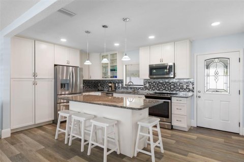 Villa ou maison à louer à Palm Coast, Floride: 4 chambres, 180.79 m2 № 2273077 - photo 2