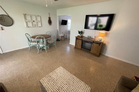Copropriété à vendre à New Smyrna Beach, Floride: 2 chambres, 91.04 m2 № 1613033 - photo 4