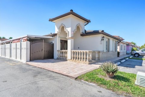 Купить виллу или дом в Хайалиа Гарденс, Флорида 3 спальни, 115.2м2, № 2029905 - фото 3