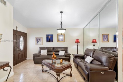 Купить виллу или дом в Хайалиа Гарденс, Флорида 3 спальни, 115.2м2, № 2029905 - фото 8