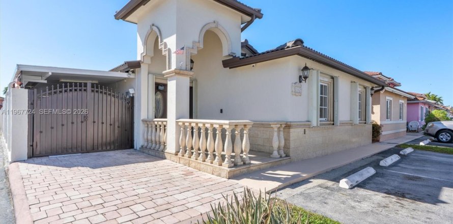 Дом в Хайалиа Гарденс, Флорида 3 спальни, 115.2м2 № 2029905