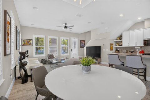 Touwnhouse à vendre à Orlando, Floride: 3 chambres, 192.31 m2 № 2347136 - photo 10
