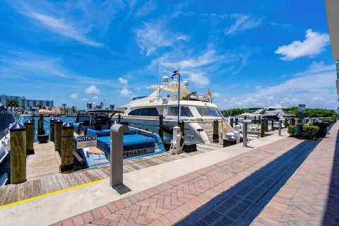 Condo in Sunny Isles Beach, Florida, 3 bedrooms  № 1857005 - photo 25