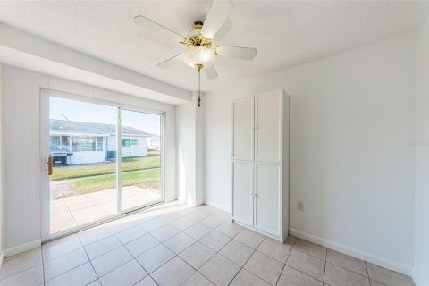 Condominio en venta en Pinellas Park, Florida, 2 dormitorios, 88.26 m2 № 1565448 - foto 21