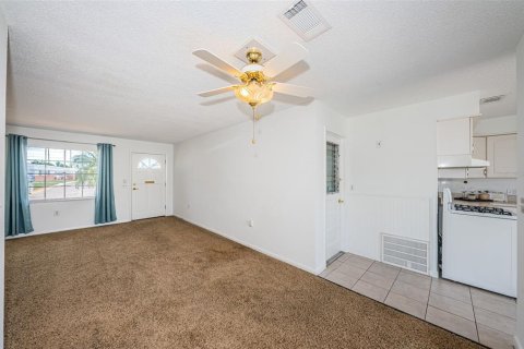 Condominio en venta en Pinellas Park, Florida, 2 dormitorios, 88.26 m2 № 1565448 - foto 12