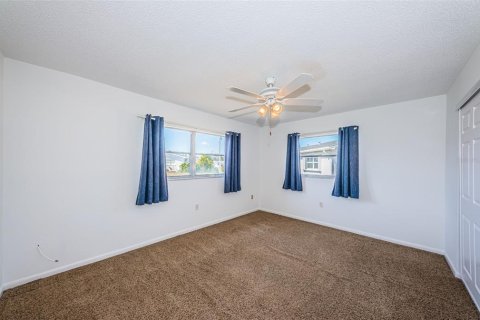 Condominio en venta en Pinellas Park, Florida, 2 dormitorios, 88.26 m2 № 1565448 - foto 25