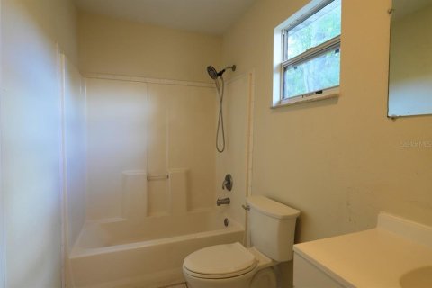 House in Saint Petersburg, Florida 3 bedrooms, 111.85 sq.m. № 2221826 - photo 14