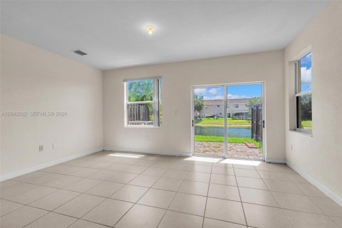 Touwnhouse à louer à Cutler Bay, Floride: 2 chambres, 135.45 m2 № 2178242 - photo 14