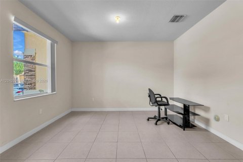 Touwnhouse à louer à Cutler Bay, Floride: 2 chambres, 135.45 m2 № 2178242 - photo 9