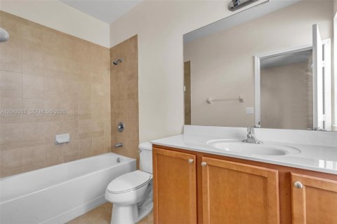Touwnhouse à louer à Cutler Bay, Floride: 2 chambres, 135.45 m2 № 2178242 - photo 24