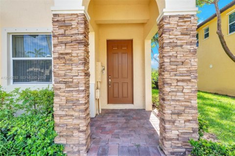 Touwnhouse à louer à Cutler Bay, Floride: 2 chambres, 135.45 m2 № 2178242 - photo 7