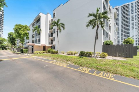 Купить кондоминиум в Авентура, Флорида 3 спальни, 129.69м2, № 1977521 - фото 29
