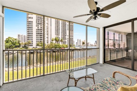 Кондоминиум с 3 спальнями в Авентура, Флорида № 1977521