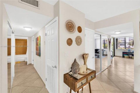 Купить кондоминиум в Авентура, Флорида 3 спальни, 129.69м2, № 1977521 - фото 19