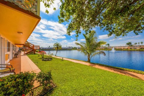 Copropriété à vendre à Hallandale Beach, Floride: 1 chambre, 58.06 m2 № 1860173 - photo 21