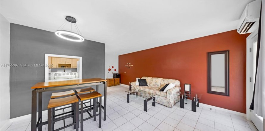 Condo à Hallandale Beach, Floride, 1 chambre  № 1860173