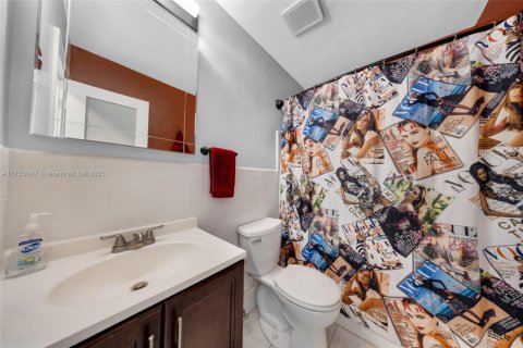 Copropriété à vendre à Hallandale Beach, Floride: 1 chambre, 58.06 m2 № 1860173 - photo 9