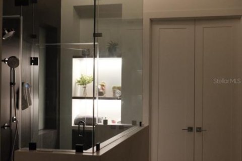 Casa en venta en Tampa, Florida, 4 dormitorios, 366.22 m2 № 1518759 - foto 27