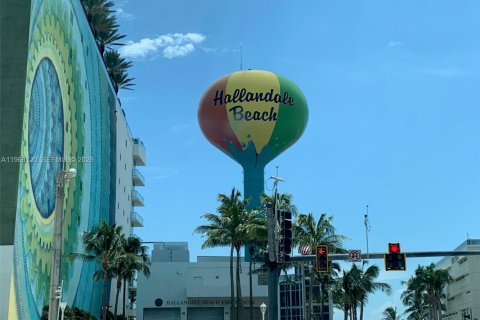 Condo in Hallandale Beach, Florida, 1 bedroom  № 2029420 - photo 20