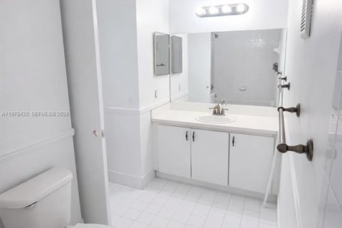 Copropriété à louer à Miami, Floride: 3 chambres, 104.05 m2 № 2046055 - photo 26