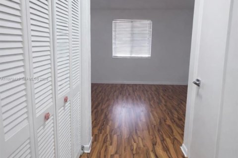 Copropriété à louer à Miami, Floride: 3 chambres, 104.05 m2 № 2046055 - photo 28