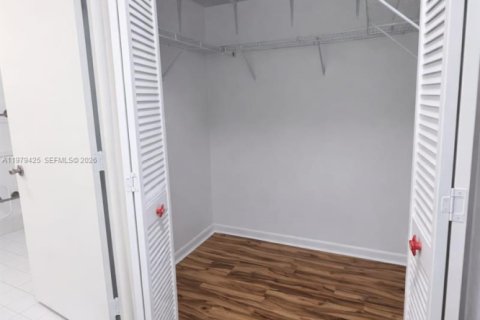 Copropriété à louer à Miami, Floride: 3 chambres, 104.05 m2 № 2046055 - photo 27