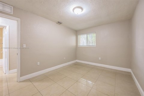 Casa en venta en Miramar, Florida, 4 dormitorios, 181.16 m2 № 1846106 - foto 9