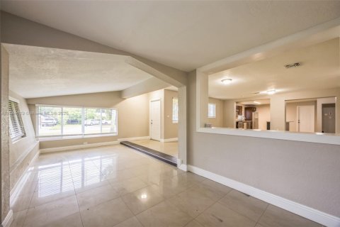 Casa en venta en Miramar, Florida, 4 dormitorios, 181.16 m2 № 1846106 - foto 4