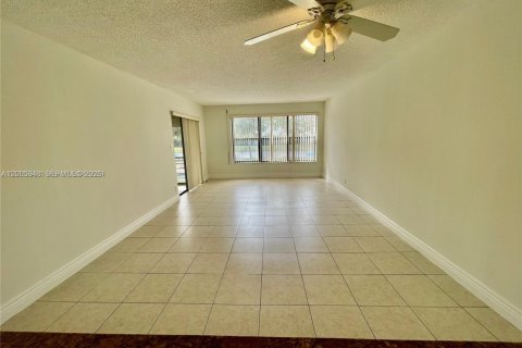 Copropriété à louer à Pompano Beach, Floride: 2 chambres, 102.19 m2 № 2072649 - photo 8