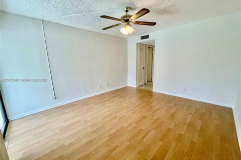 Copropriété à louer à Pompano Beach, Floride: 2 chambres, 102.19 m2 № 2072649 - photo 18