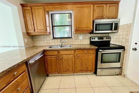 Copropriété à louer à Pompano Beach, Floride: 2 chambres, 102.19 m2 № 2072649 - photo 5