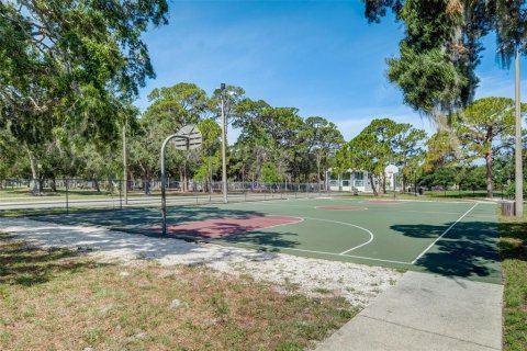 Commercial property in Sarasota, Florida 8 bedrooms, 95.41 sq.m. № 1785911 - photo 16