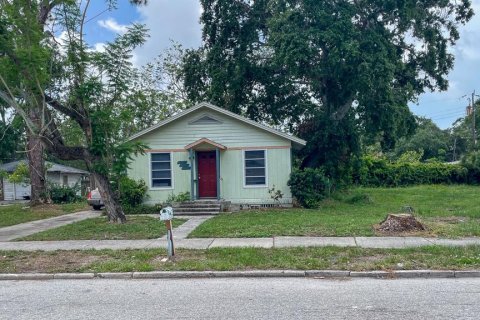 Commercial property in Sarasota, Florida 8 bedrooms, 95.41 sq.m. № 1785911 - photo 6