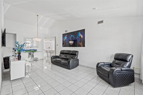 Villa ou maison à vendre à Homestead, Floride: 3 chambres, 124.58 m2 № 1895964 - photo 3