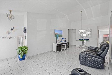 Villa ou maison à vendre à Homestead, Floride: 3 chambres, 124.58 m2 № 1895964 - photo 4